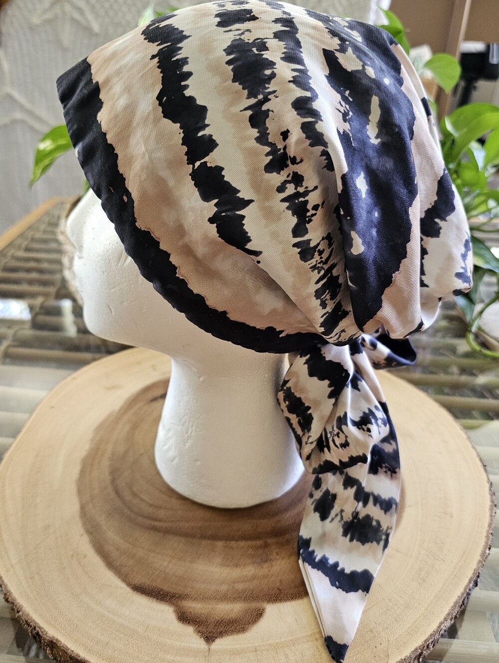 HAUTE HIPPIE Tie-Dye Scarf Cap w/Ribbon Tie (OS)